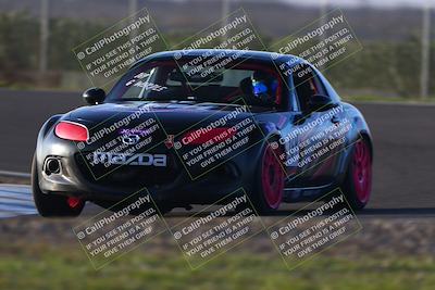 media/Jan-18-2026-CalClub SCCA (Sun) [[8bc6468723]]/Group 7 Race/Turn 1/